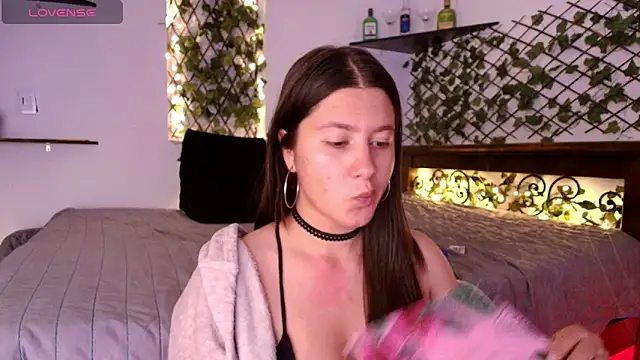 kisstarxxx online show from 27, 5, 2026