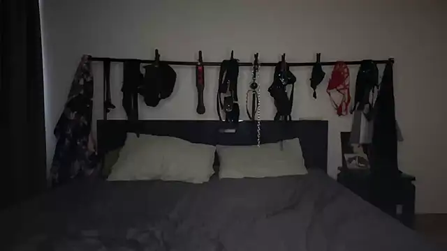 claudiacvc95 online show from 18, 10, 2025