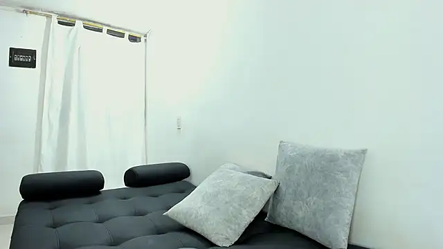 Lia-y-felipe online show from 23, 1, 2025