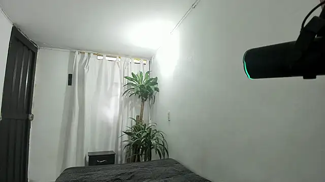 Lia-y-felipe online show from 30, 11, 2025