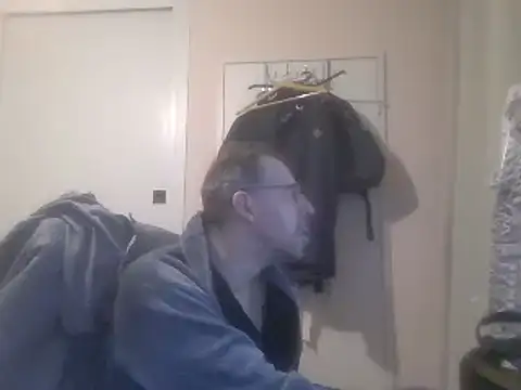 ptitcanard60600 online show from 16, 1, 2025