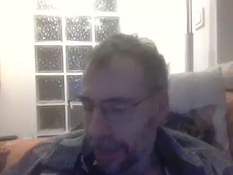 ptitcanard60600 online show from 4, 2, 2025