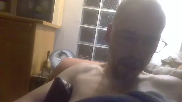 ptitcanard60600 online show from 18, 9, 2025