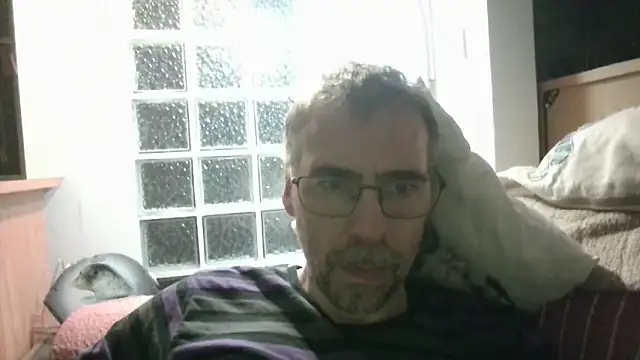 ptitcanard60600 online show from 12, 4, 2026
