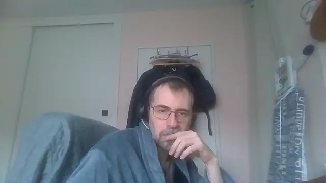 ptitcanard60600 online show from 13, 3, 2025