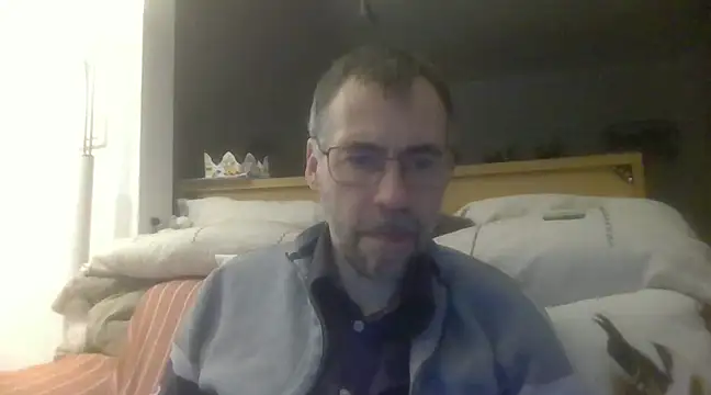 ptitcanard60600 online show from 28, 1, 2025