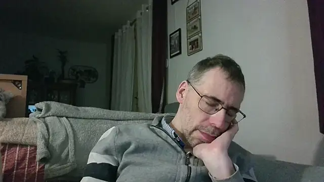 ptitcanard60600 online show from 12, 3, 2026