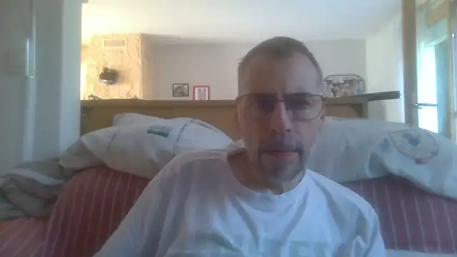 ptitcanard60600 online show from 19, 9, 2025