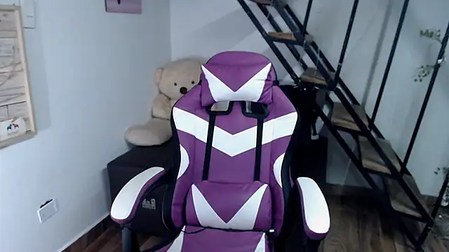 samantha baby  online show from 15, 10, 2025