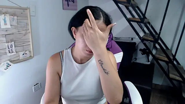 samantha baby  online show from 20, 10, 2025