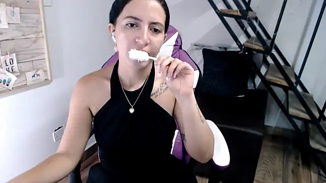 samantha baby  online show from 19, 12, 2025