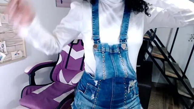 samantha baby  online show from 14, 12, 2025