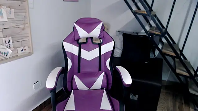 samantha baby  online show from 18, 12, 2025