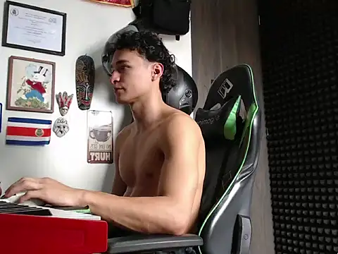 Snapshot of Curly_Angel24 chatting on 22, 5, 2026 Curly Angel24 online show from 22, 5, 2026