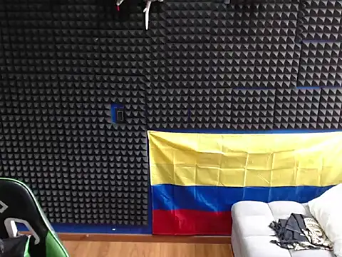 Snapshot of Curly_Angel24 chatting on 18, 6, 2026 Curly Angel24 online show from 18, 6, 2026