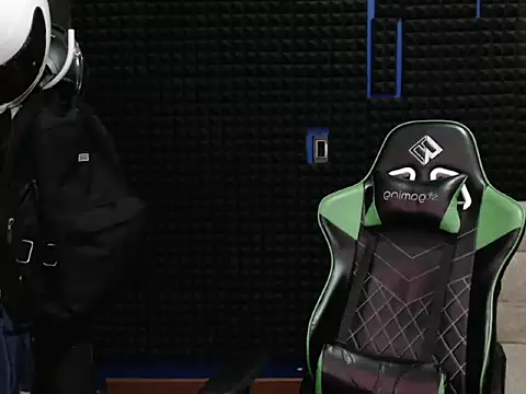 Curly Angel24 online show from 4, 10, 2025