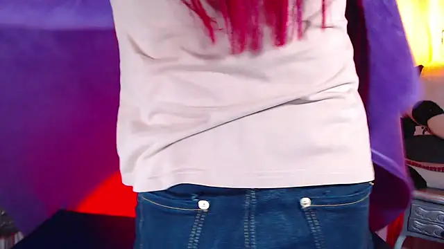 IsabelaLatina online show from 23, 10, 2025