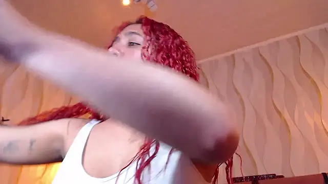 Snapshot of IsabelaLatina chatting on 9, 1, 2026 IsabelaLatina online show from 9, 1, 2026