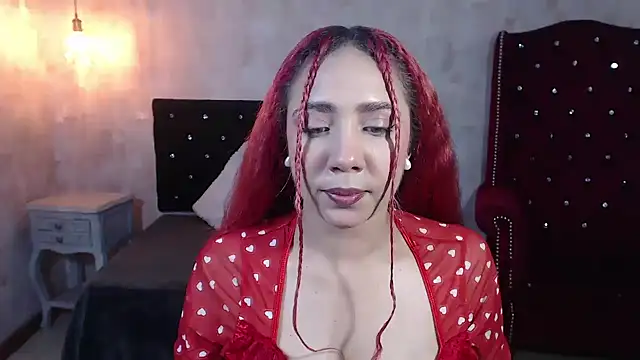 Snapshot of IsabelaLatina chatting on 9, 6, 2026 IsabelaLatina online show from 9, 6, 2026