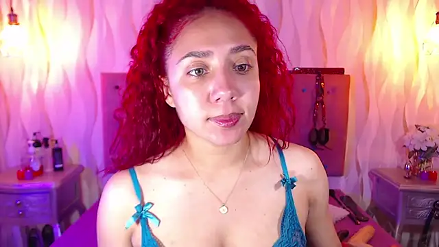 Snapshot of IsabelaLatina chatting on 25, 2, 2026 IsabelaLatina online show from 25, 2, 2026