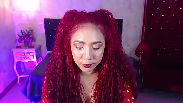 Snapshot of IsabelaLatina chatting on 6, 7, 2026 IsabelaLatina online show from 6, 7, 2026