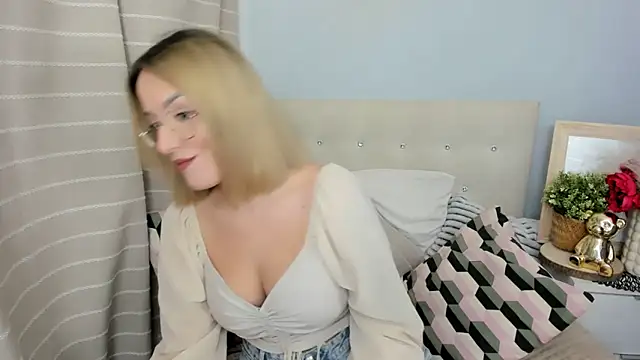 MollyFlowers online show from 4, 3, 2026