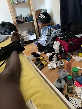 Snapshot of la_chiennete chatting on 1, 3, 2026 la chiennete online show from 1, 3, 2026