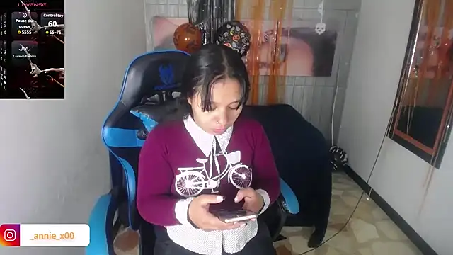 Charis 21 online show from 6, 11, 2025