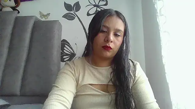 Snapshot of Charis_21 chatting on 13, 4, 2026 Charis 21 online show from 13, 4, 2026