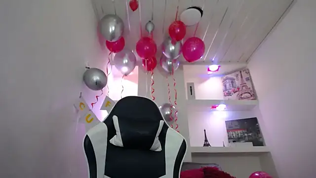 Charis 21 online show from 13, 11, 2025