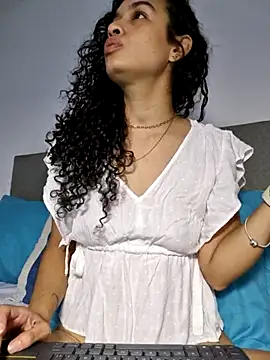 Snapshot of angela__98 chatting on 7, 7, 2026 angela 98 online show from 7, 7, 2026