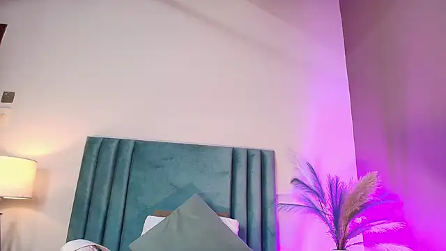 NoraDasilva online show from 25, 10, 2025