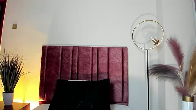 NoraDasilva online show from 8, 3, 2026