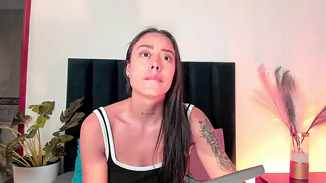 NoraDasilva online show from 8, 10, 2025