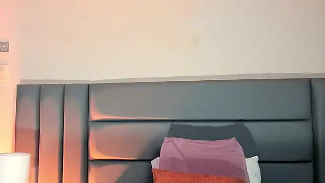 NoraDasilva online show from 18, 11, 2025