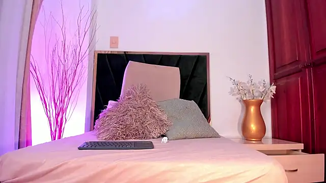 NoraDasilva online show from 21, 3, 2025