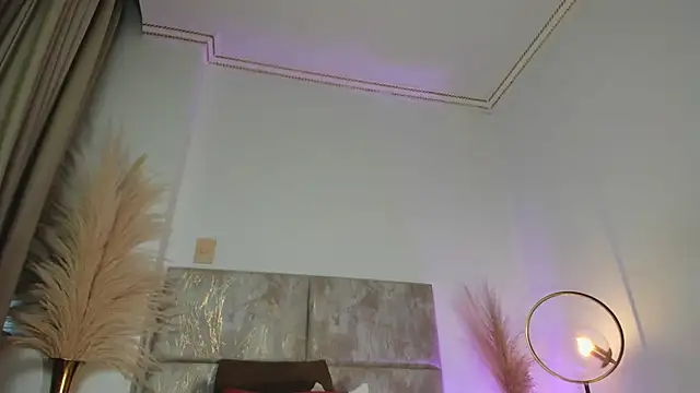 NoraDasilva online show from 4, 10, 2025