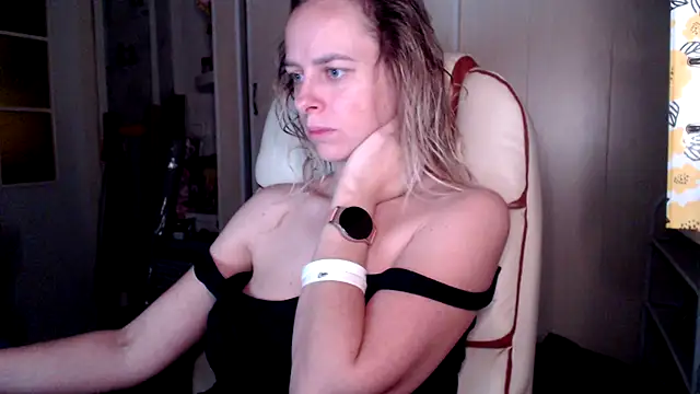 Snapshot of las_sweet chatting on 13, 11, 2025 las sweet online show from 13, 11, 2025