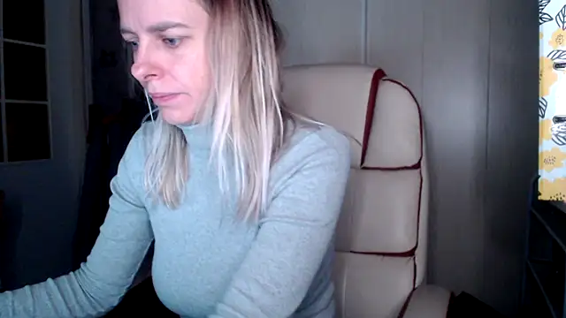 Snapshot of las_sweet chatting on 31, 10, 2025 las sweet online show from 31, 10, 2025