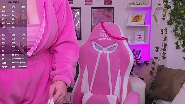 art lovee online show from 15, 10, 2025