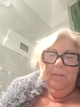 Snapshot of Merilulla chatting on 19, 4, 2026 Merilulla online show from 19, 4, 2026