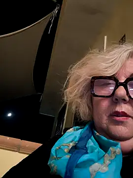 Snapshot of Merilulla chatting on 24, 4, 2026 Merilulla online show from 24, 4, 2026