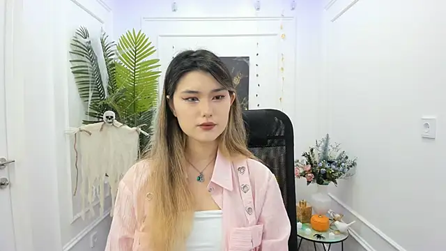 AnneTLi online show from 16, 10, 2025