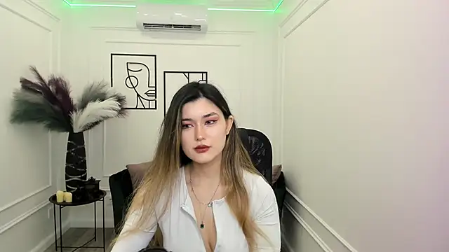 AnneTLi online show from 21, 11, 2025