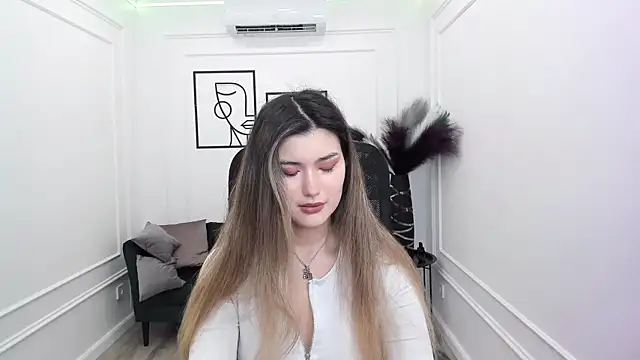 AnneTLi online show from 25, 9, 2025