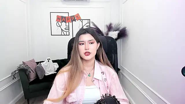 AnneTLi online show from 24, 10, 2025