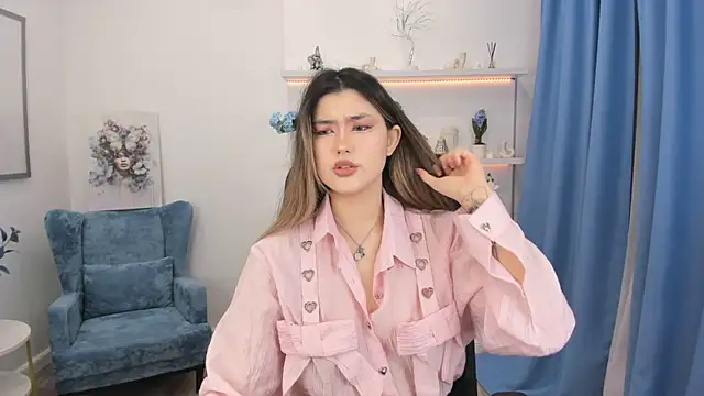 AnneTLi online show from 15, 10, 2025