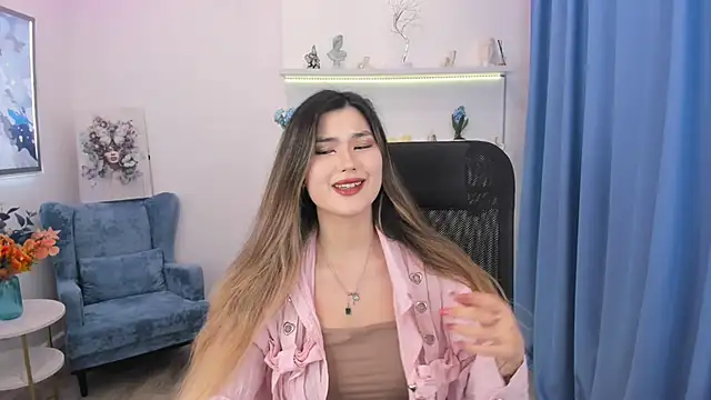 AnneTLi online show from 24, 11, 2025