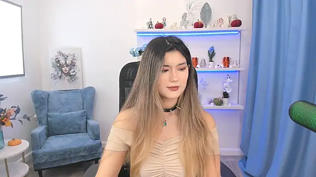 AnneTLi online show from 23, 10, 2025