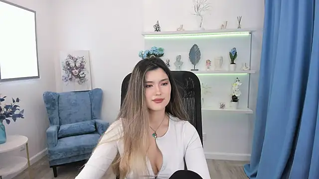 AnneTLi online show from 8, 10, 2025